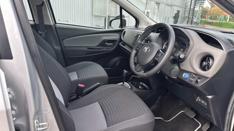 Toyota Yaris 1.5 Hybrid Icon Tech 5dr CVT Hybrid Hatchback